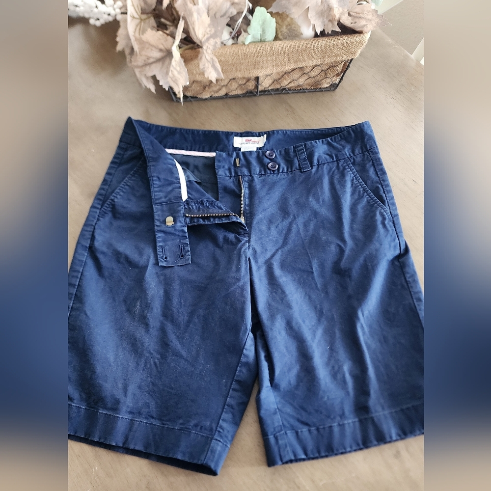 Vineyard Vines Blue Flat Front Shorts Size 6